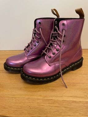Dr. Martens 1460 Vegan Pascal boot Metallic Pink